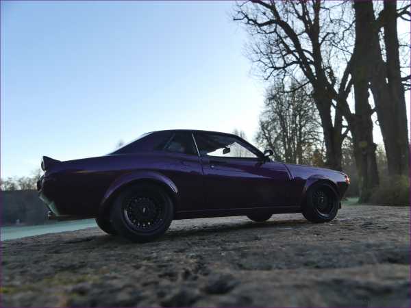 1:18 Toyota Celica (RA24) Restmod Purple Efekt Lackierrung 2015